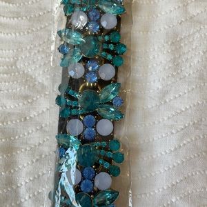 NWT vintage looking costume rhinestone bracelet
